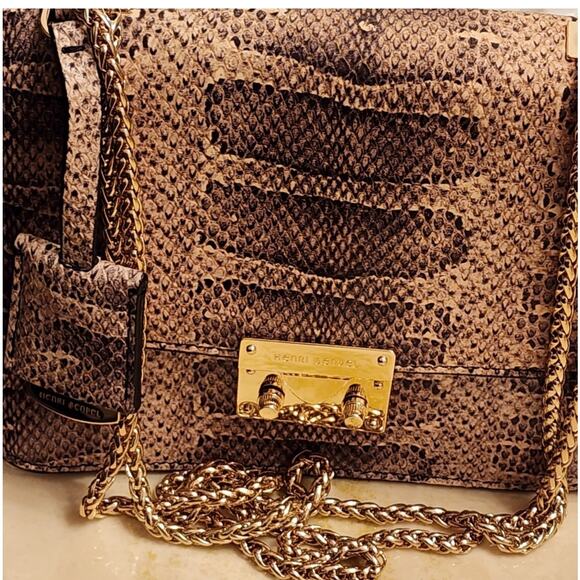 Henri Bendel Waldorf Party Bag Python
Convertible Gold Chain - Picture 4 of 10